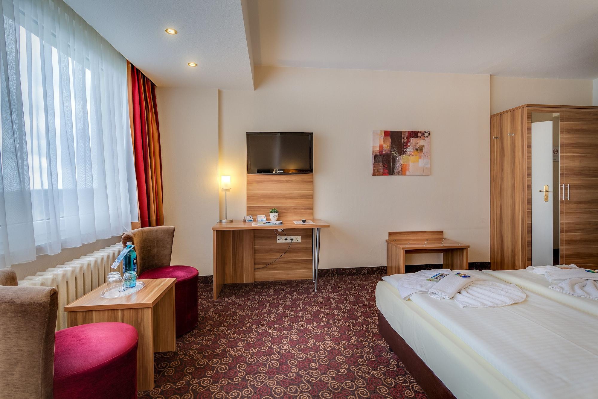 Ferien Hotel Rennsteigblick Friedrichroda Esterno foto