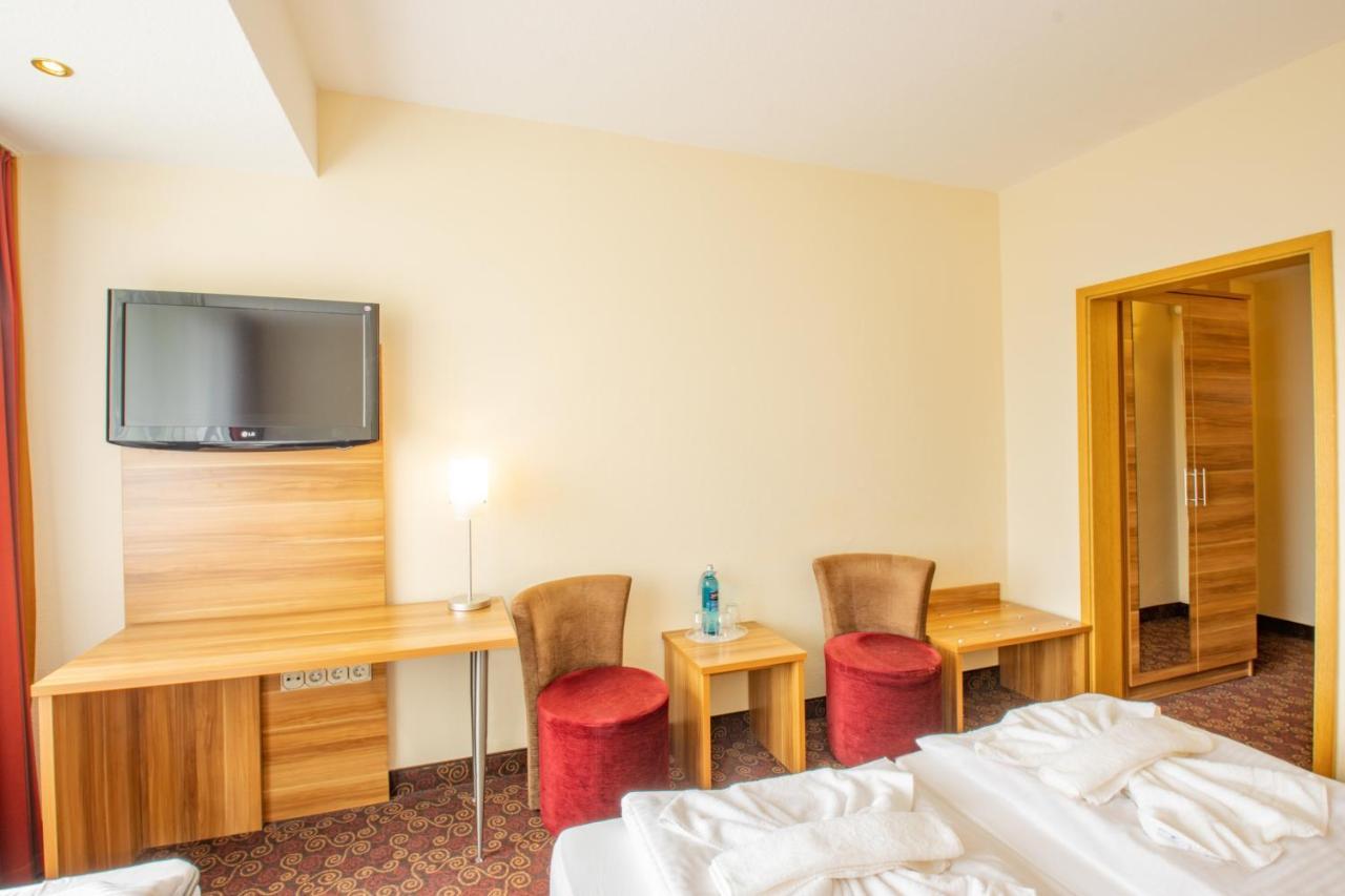 Ferien Hotel Rennsteigblick Friedrichroda Esterno foto