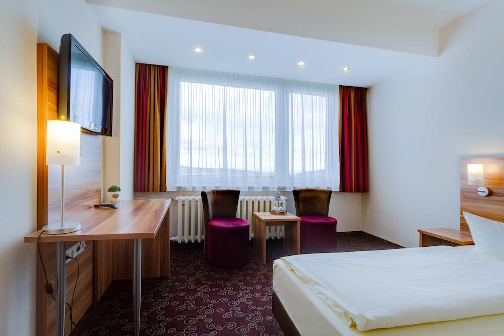 Ferien Hotel Rennsteigblick Friedrichroda Esterno foto