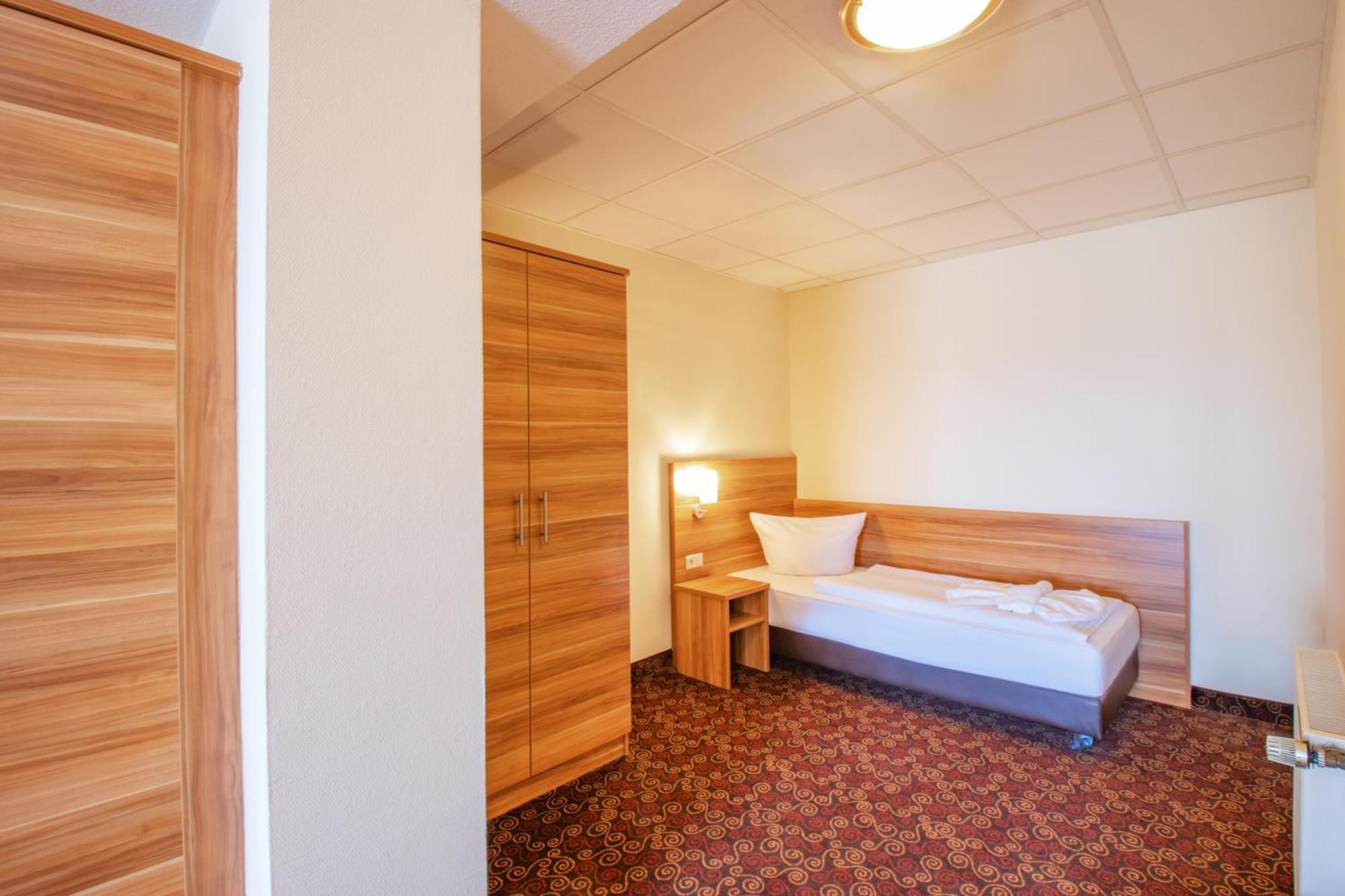 Ferien Hotel Rennsteigblick Friedrichroda Esterno foto