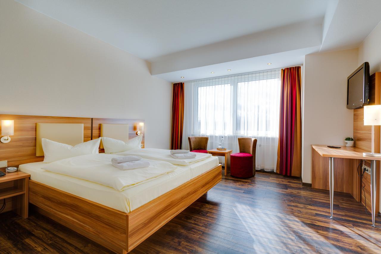Ferien Hotel Rennsteigblick Friedrichroda Esterno foto